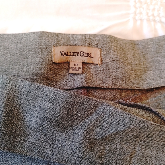 ValleyGirl grey Y2k midi/mini skirt. Size 10 - Picture 2 of 4